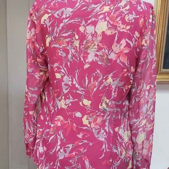 Coldwater Creek Magenta Sheer Fully Lined V- Ruffle Neck Women's Blouse Size S - Picture 2 of 7